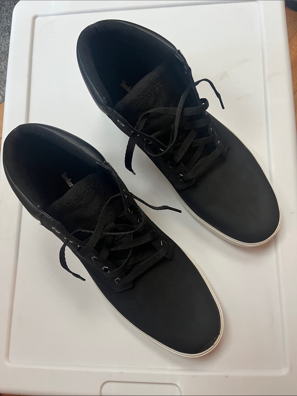 Timberland Men's Black Low-Top Lace-Up Sneakers with White Trim